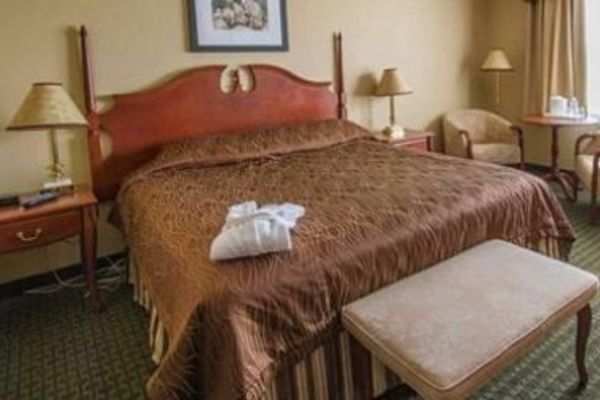 AIRLANE HOTEL AND CONFERENCE CENTRE (Thunder Bay)